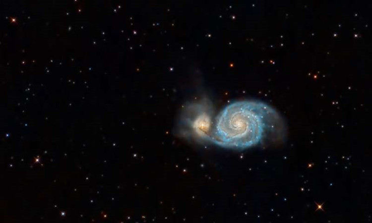 Picture 1 of Find the giant hydrogenated cloud in the Whirlpool Galaxy