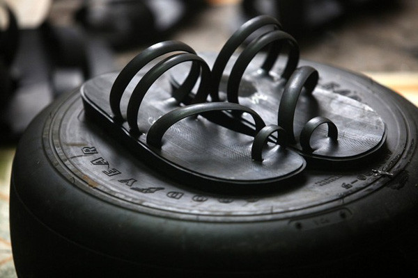 Picture 3 of Find the history of legendary sandals in Vietnam