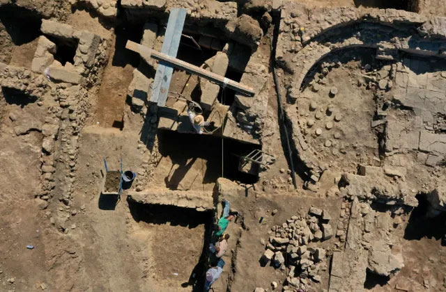 Picture 2 of Find the mysterious treasure of the ancient Greek city 1,600 years ago
