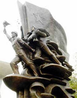 Picture 1 of Finding materials to help the bronze monument is not rusty