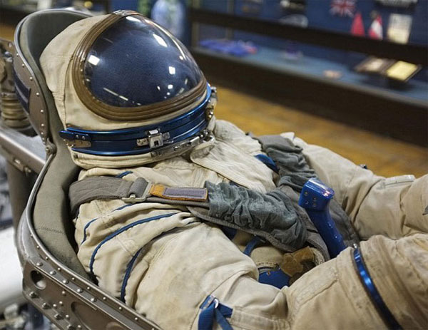 Picture 7 of Fireplace training Russian secret astronauts