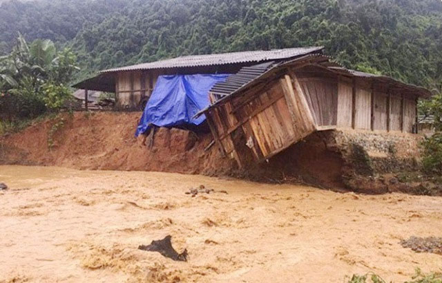 Picture 2 of Flash floods cause heavy damage but why can't early warning?