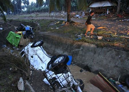 Picture 4 of Flash floods in the Philippines: 650 deaths, 800 missing