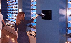 Picture 2 of Floating image in three-dimensional space