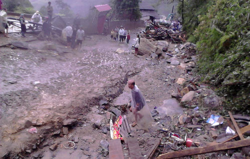 Picture 3 of Flooding scene devastated 12 dead in Sapa