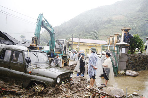 Picture 4 of Flooding scene devastated 12 dead in Sapa