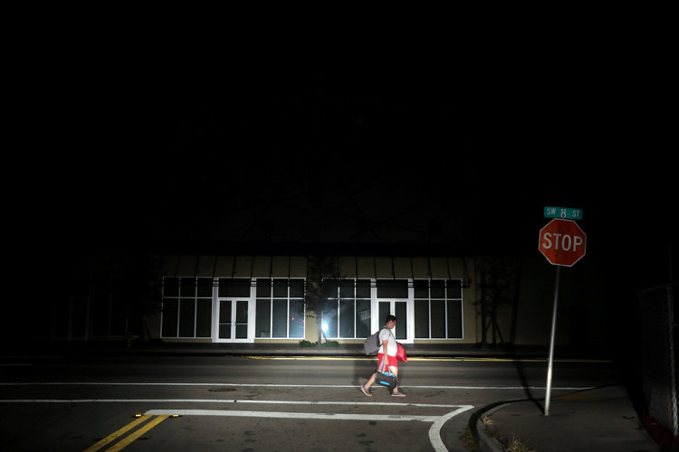 Picture 14 of Florida after super typhoon century Irma: Dark, flooding and ruin