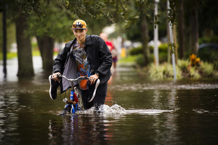 Picture 7 of Florida after super typhoon century Irma: Dark, flooding and ruin