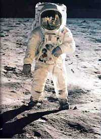 Picture 5 of Flying to the Moon, Apollo 11 has been in trouble