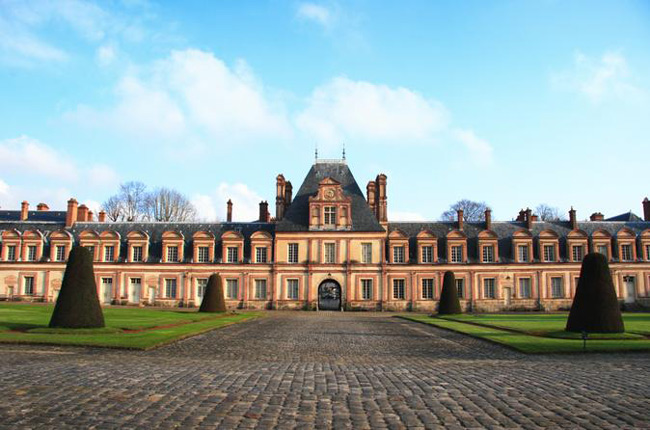 Picture 2 of Fontainebleau Castle - France