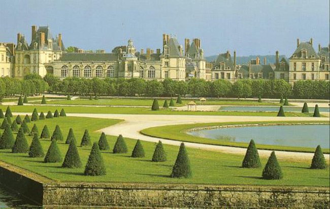 Picture 4 of Fontainebleau Castle - France