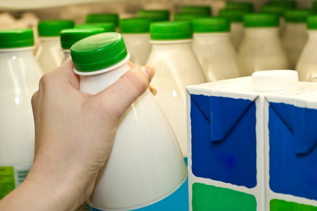 Picture 1 of Food safety warning for users thanks to smart bottle caps