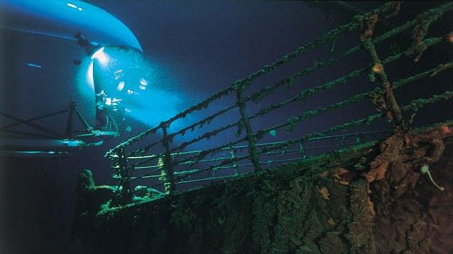 Picture 6 of For the first time in life people have the opportunity to see the Titanic under the ocean
