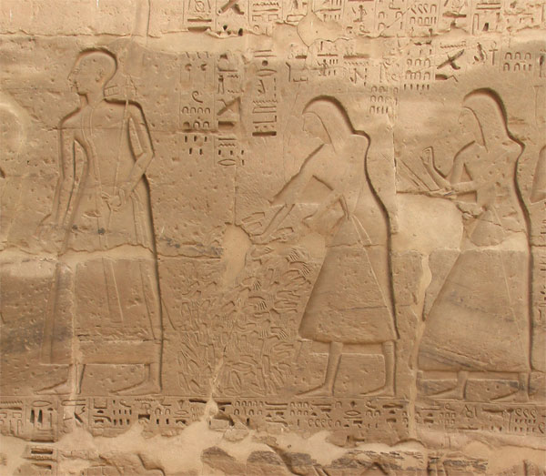 Picture 6 of Found 16 right hands that were severed, buried in the ancient palace