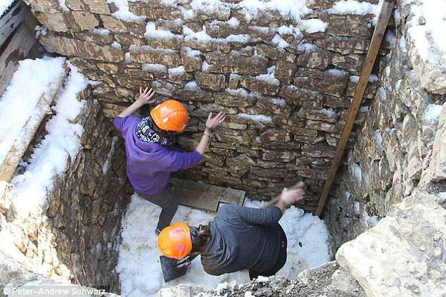 Picture 1 of Found a refrigerator from ancient Rome?