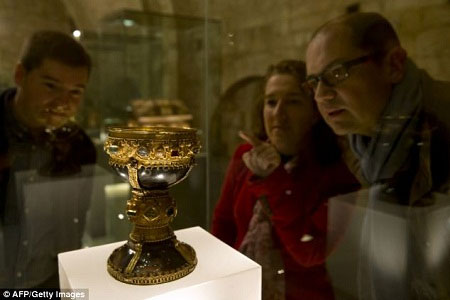 Picture 2 of Found the legendary Holy Grail?