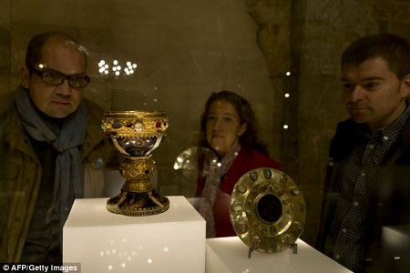 Picture 6 of Found the legendary Holy Grail?