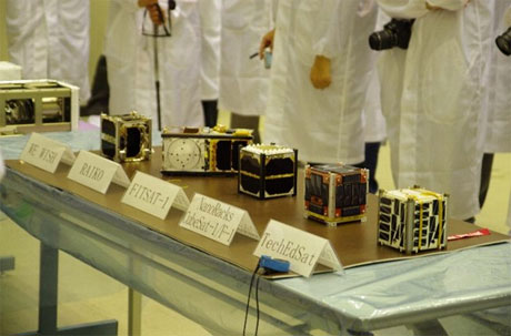 Picture 1 of FPT satellite is about to fly to space