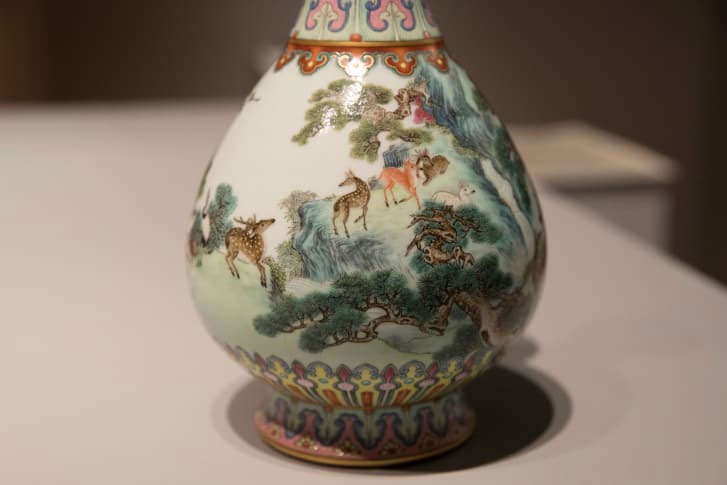 Picture 3 of France: Clean the attic, discover treasures of over ten billion dong