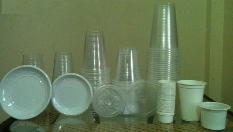 Picture 2 of France is the first country to ban the sale of plastic cups and plates for environmental reasons
