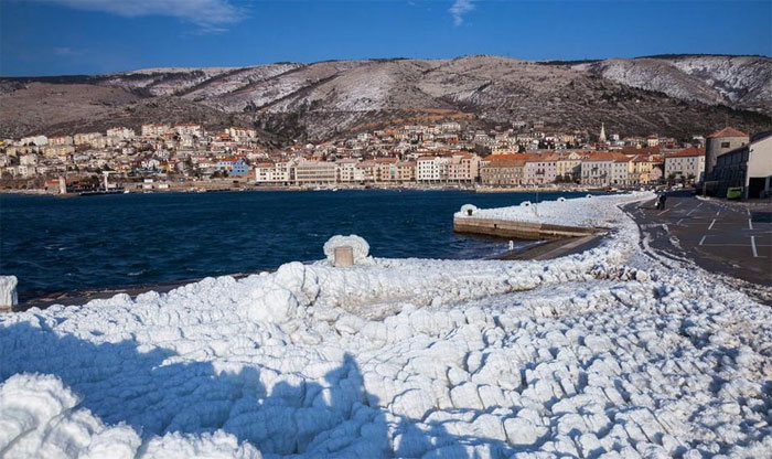 Picture 6 of Freezing waves in Croatia