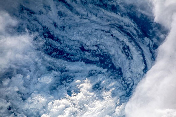Picture 5 of From the space station, astronauts still shudder because of Florence Florence