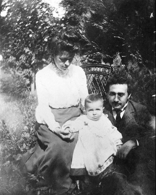 Picture 1 of Genius Einstein - 'Solitary wolf'