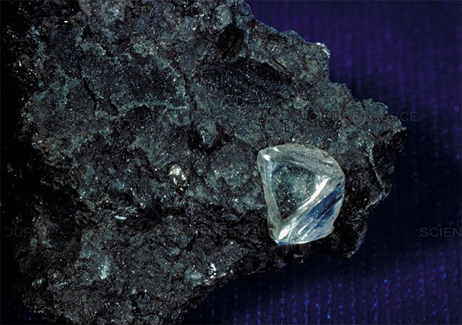 Picture 3 of Geologists found an ancient continental fragment filled with diamonds