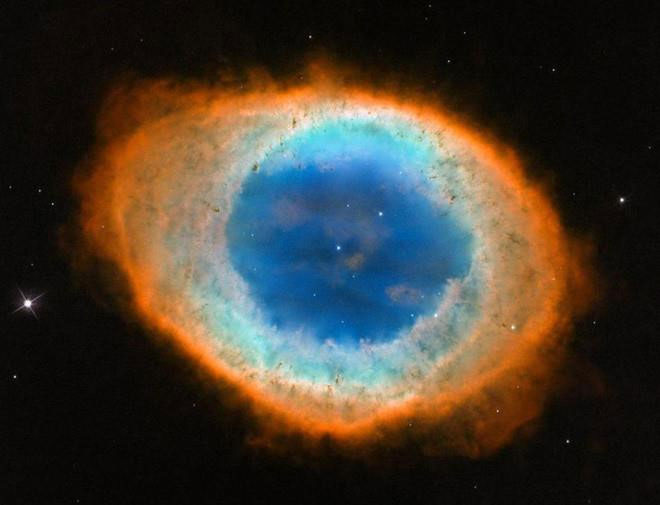 Picture 2 of 'Ghost waves' emanating from the dead stars