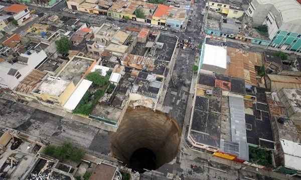 Picture 2 of Giant death holes around the world