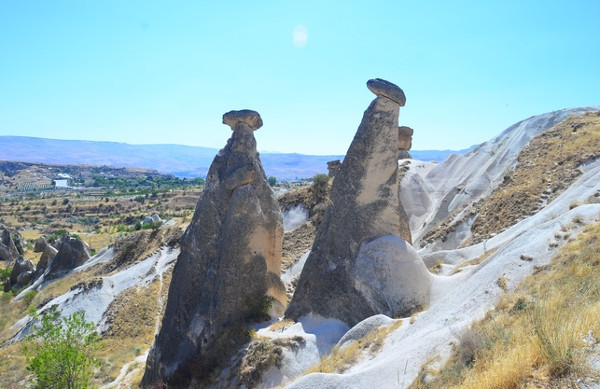 Picture 3 of Giant mushroom valley in Turkey