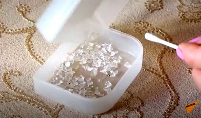 Picture 2 of Girl flowing 'crystal tears'