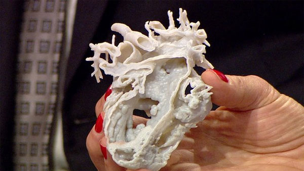 Picture 2 of Girls are saved by 3D heart