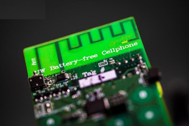 Picture 1 of Give up the worry of running out of electricity with the world's first batteryless phone