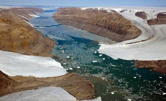 Picture 12 of Glaciers 'cry'