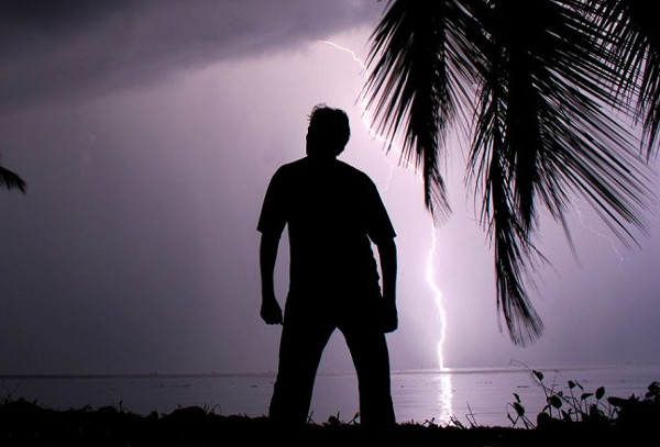 Picture 10 of Go and watch the lightning in the heavens being punished the most
