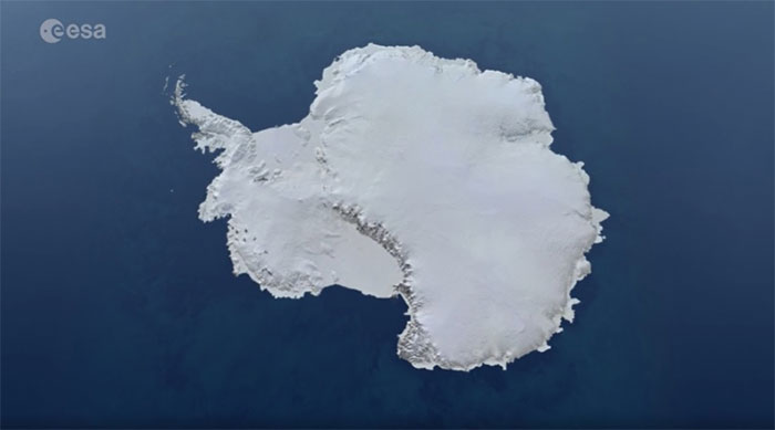 GOCE satellite reveals surface structure under the Antarctic ice cover images 3