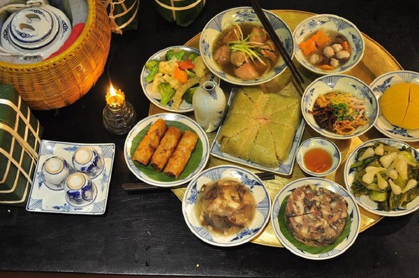 Picture 1 of Good explanation: Why do banh chung compare with onion?