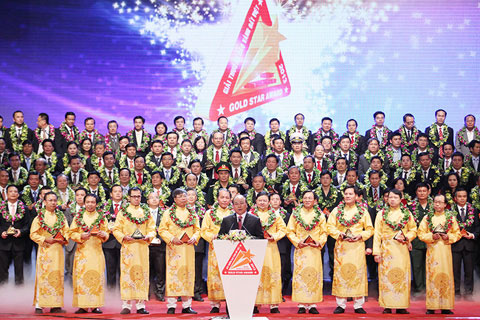 Picture 3 of Green Land received the Vietnam Gold Star Award 2013