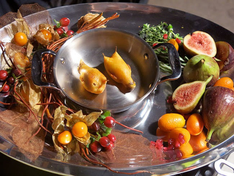 Picture 1 of Grilled lilies - sumptuous and cruel cuisine