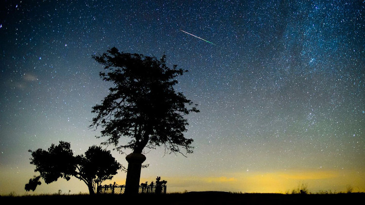 Picture 1 of Guide to photographing meteor shower phenomenon