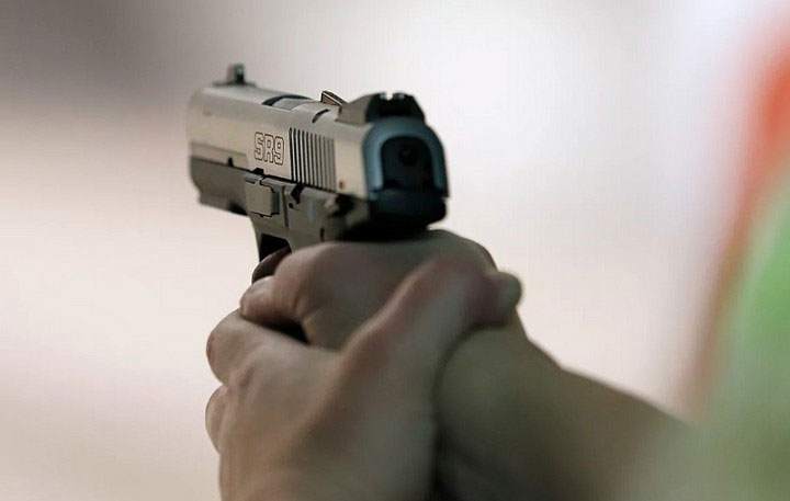 Picture 2 of Guns can trigger impulsive thoughts even when the person holding it is a good person