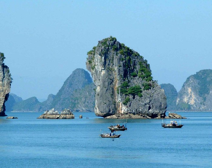Picture 10 of Ha Long Bay - Land wonders set in the sky