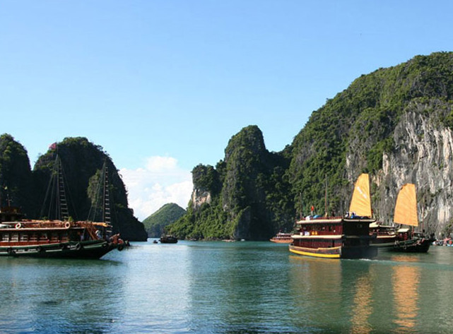 Picture 3 of Ha Long Bay - Land wonders set in the sky