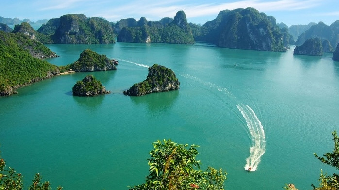 Picture 9 of Ha Long Bay - Land wonders set in the sky