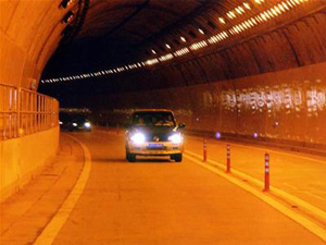 Picture 1 of Hai Van Pass tunnel is awarded with excellent technical solution