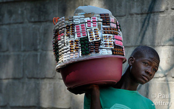 Picture 6 of Haiti: Anyone can become a pharmacist and sell medicine in the market