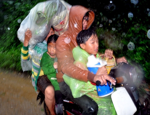 Picture 2 of Haiyan storm turned to Thanh Hoa