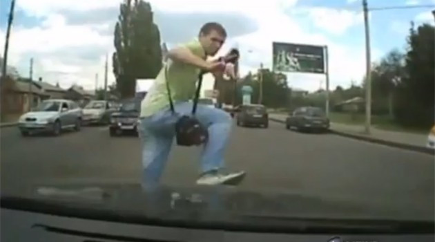 Picture 1 of Hallucinations make drivers cause accidents for pedestrians