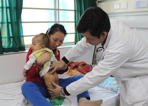 Picture 1 of Hand and foot and mouth disease increased in Hanoi